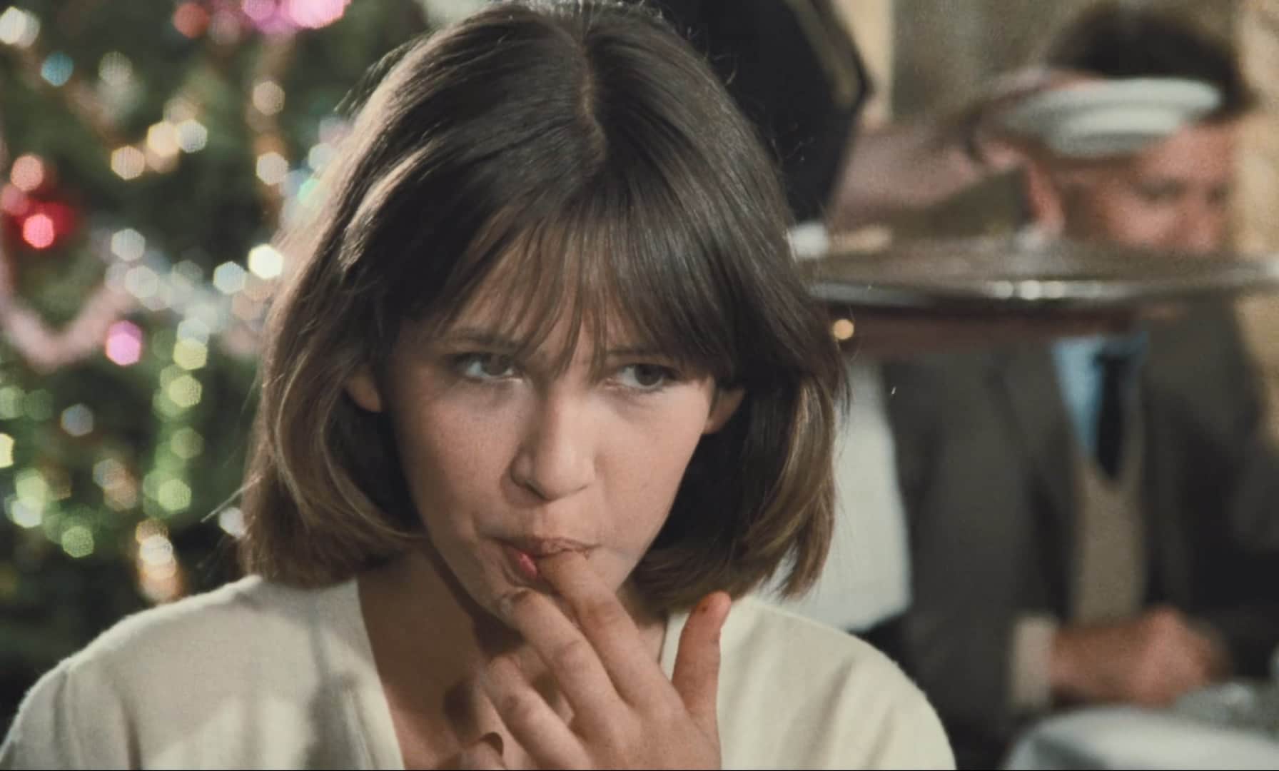 La.Boum.2.1982.BluRay.1080p.x265.2Audio.MNHD-FRDS.mkv_20230903_014726.411.jpg