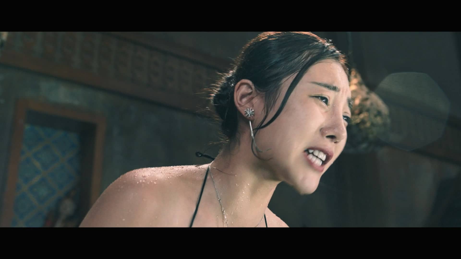 [鲨口逃生].Shark.Escape.2021.GER.BluRay.1080p.x264.DTS-CMCT.mkv_20231005_185402.113.jpg