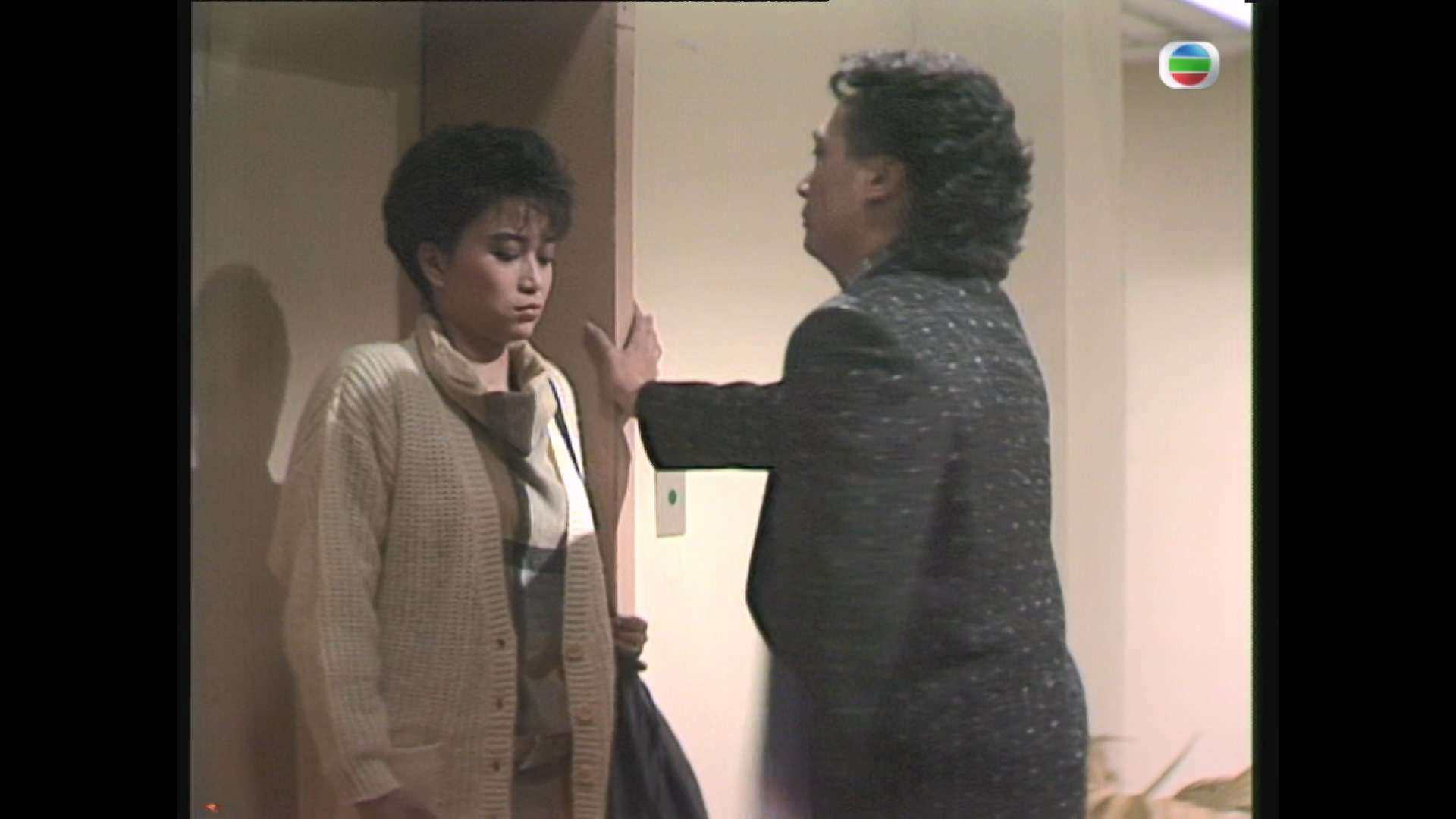 The.Torn.Between.S01E04.1987.1080p.MyTVSuper.WEB-DL.H265.AAC-HHWEB.mkv_20231103_.jpg