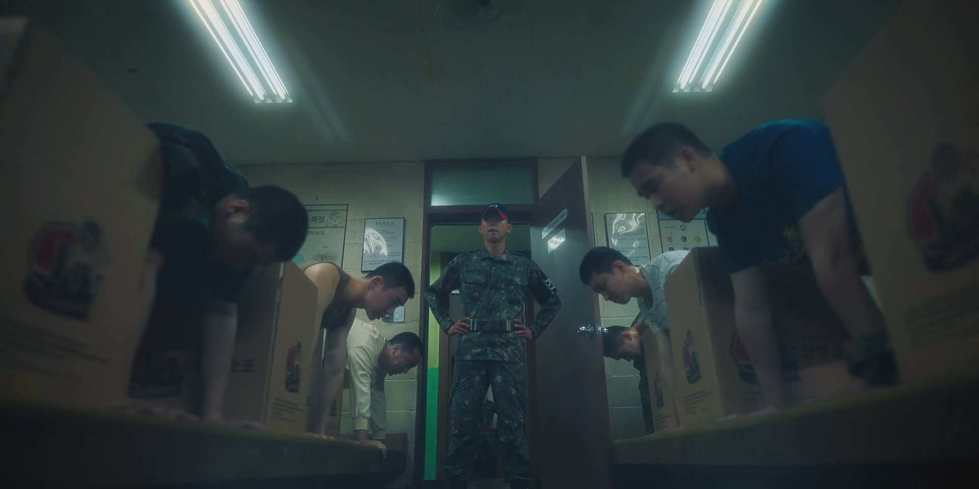 DP.Dog.Day.E01.HD1080P.韩语中字.霸王龙压制组T-Rex.mp4_20250629_005048.515.jpg