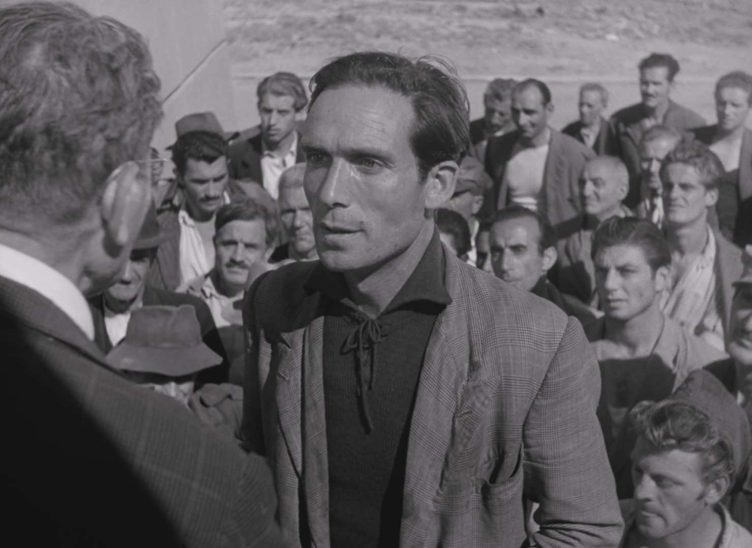 偷自行车的人 Ladri di biciclette 1948.mkv_20250630_010428.439.jpg